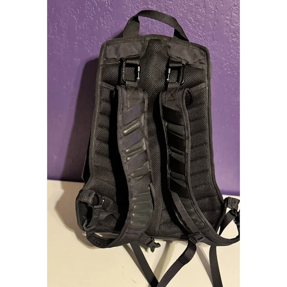 N/A nike carbon
